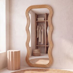 Maisons du Monde Merida – Grand miroir ondulé en bois de paulownia, 80×175 cm · Miroir Ultrafragola de Sottsass (1970) : 5 dupes dès 35 €