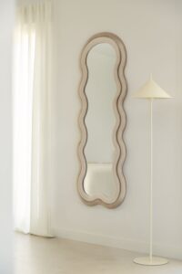 Sklum FR Miroir mural irrégulier 60×160 cm tapissé Evelyn · Miroir Ultrafragola de Sottsass (1970) : 5 dupes dès 35 €